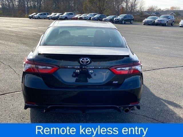 Toyota Camry  2021