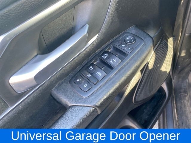 RAM 1500 Big Horn Crew Cab SWB 4WD 2019