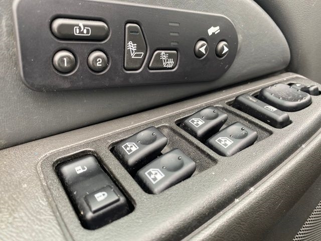 Chevrolet Avalanche 1500 4WD 2003