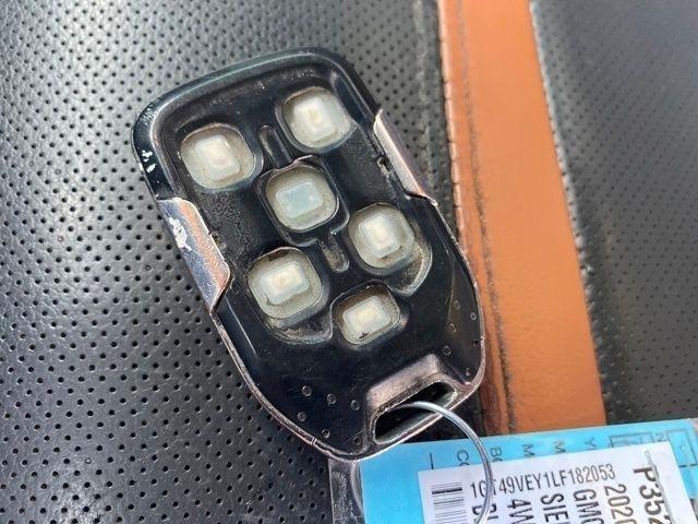 GMC Sierra 3500HD AT4 Crew Cab 4WD 2020