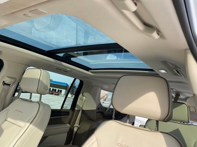 GMC Yukon XL Denali 4WD 2022