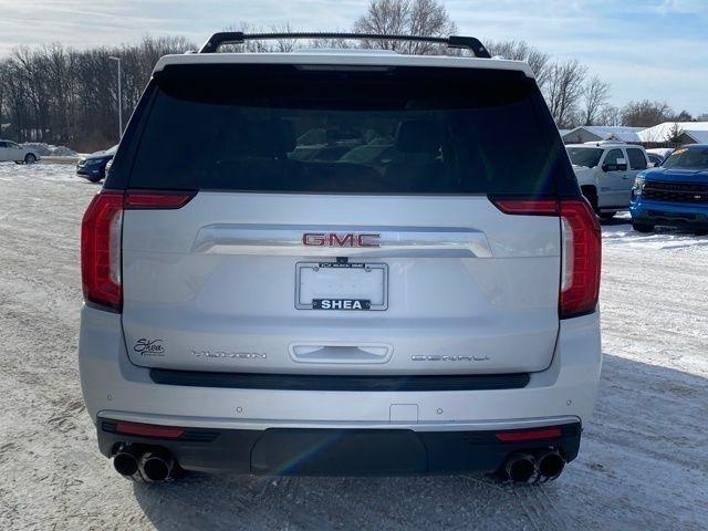 GMC Yukon XL Denali 4WD 2022