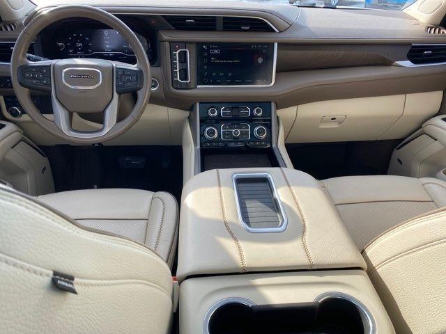 GMC Yukon XL Denali 4WD 2022