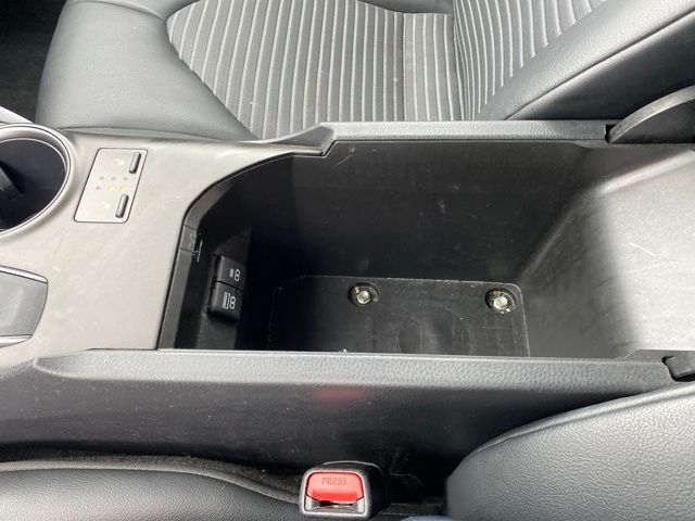 Toyota Camry SE 2023