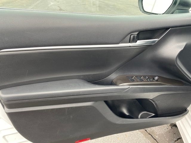 Toyota Camry SE 2023