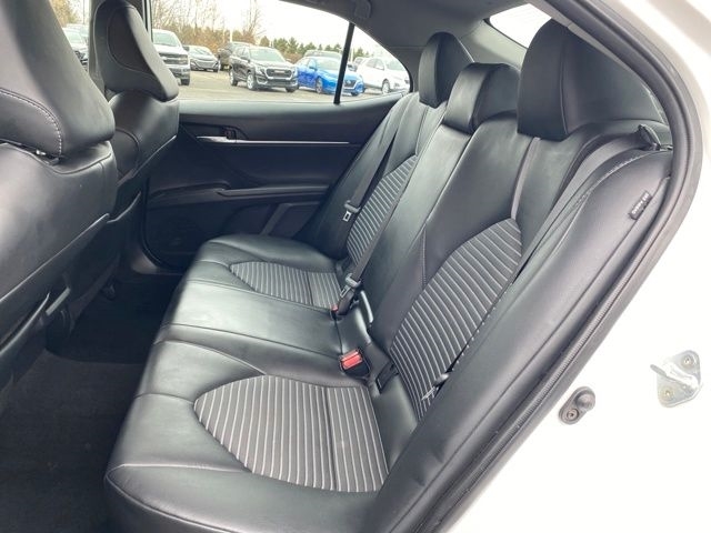 Toyota Camry SE 2023