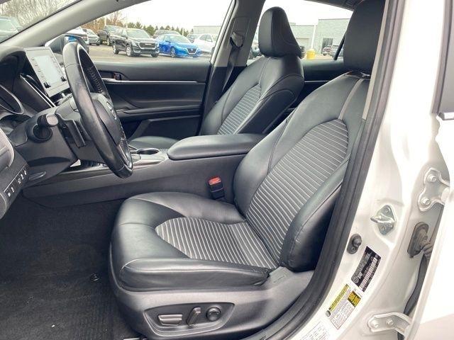 Toyota Camry SE 2023