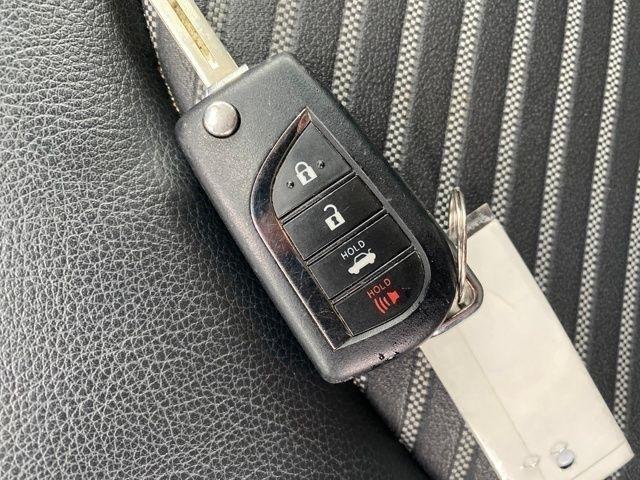 Toyota Camry SE 2023