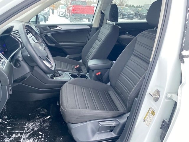 Volkswagen Tiguan S 2024