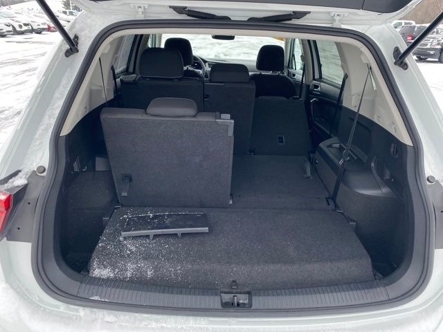 Volkswagen Tiguan S 2024