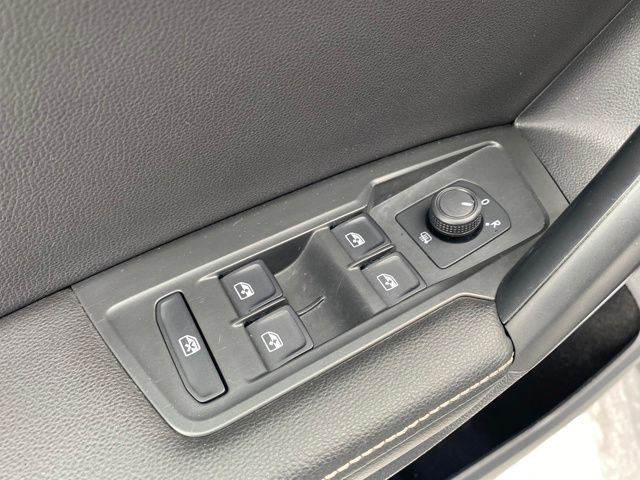 Volkswagen Tiguan S 2024