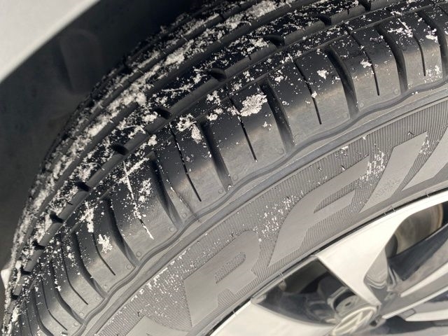 Volkswagen Tiguan S 2024