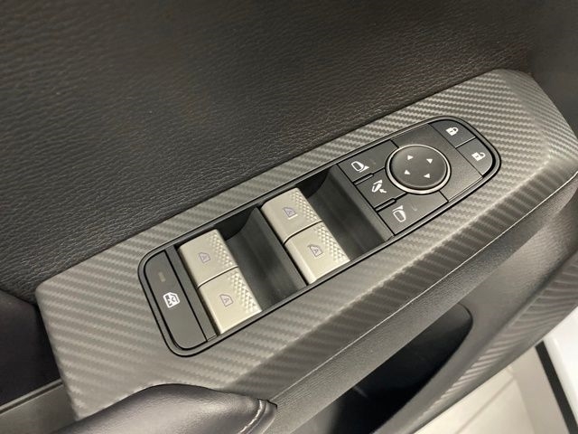 Mitsubishi Outlander PHEV SE 2025