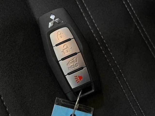 Mitsubishi Outlander PHEV SE 2025