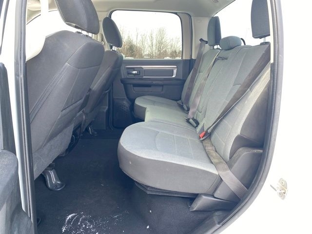 RAM 1500 Classic Tradesman Crew Cab SWB 4WD 2023