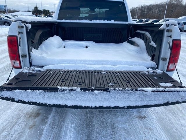 RAM 1500 Classic Tradesman Crew Cab SWB 4WD 2023