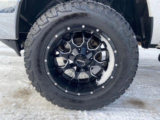 RAM 1500 Classic Tradesman Crew Cab SWB 4WD 2023