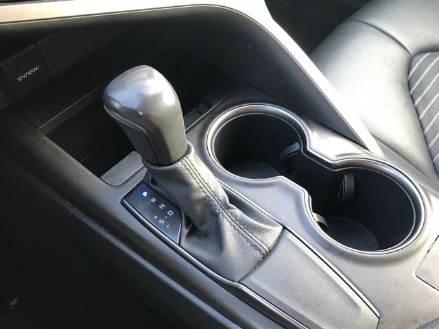 Toyota Camry SE 2023