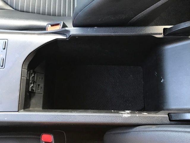 Toyota Camry SE 2023