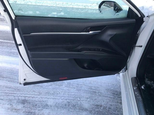 Toyota Camry SE 2023