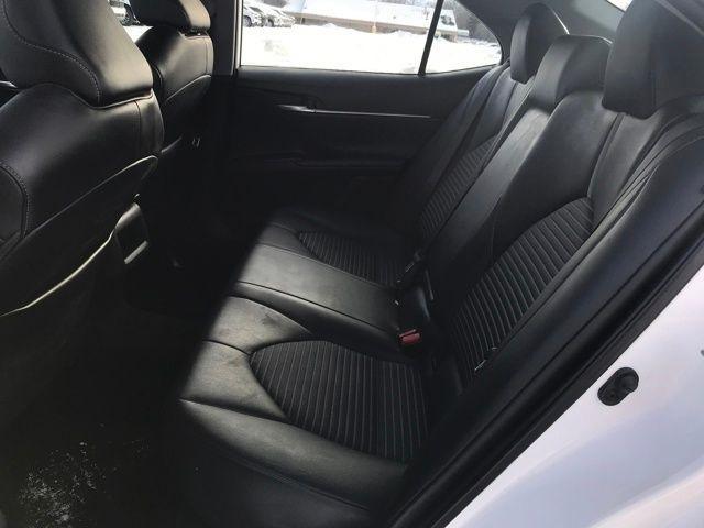 Toyota Camry SE 2023