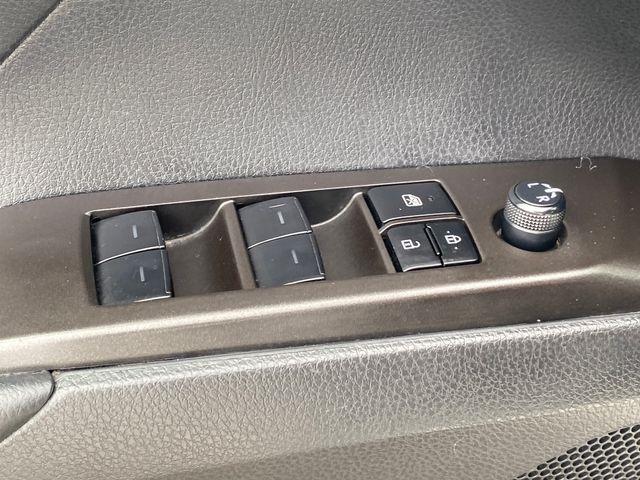 Toyota Camry SE 2023