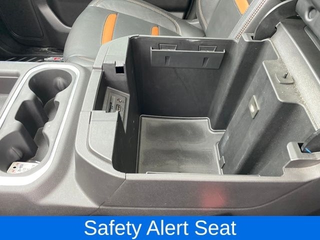 GMC Sierra 1500 AT4 Crew Cab Long Box 4WD 2020