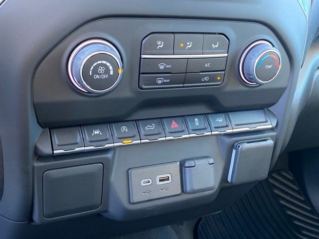 Chevrolet Silverado 1500 Custom Crew Cab 2WD 2022