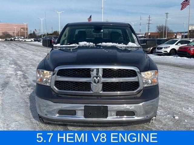 RAM 1500 Classic Tradesman Crew Cab SWB 4WD 2023