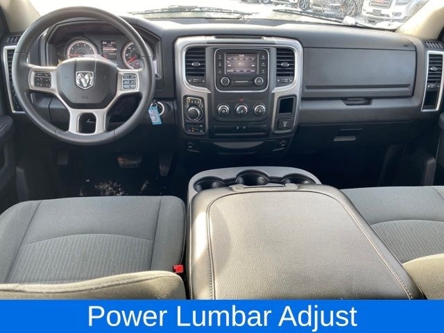 RAM 1500 Classic Tradesman Crew Cab SWB 4WD 2023