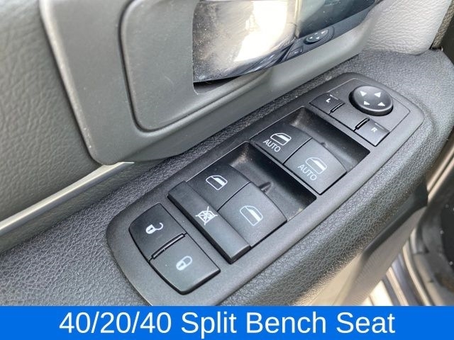 RAM 1500 Classic Tradesman Crew Cab SWB 4WD 2023