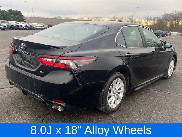 Toyota Camry SE 2023