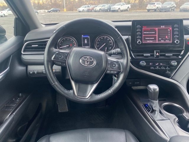 Toyota Camry SE 2023