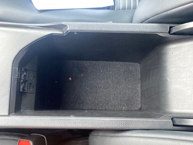 Toyota Camry SE 2023