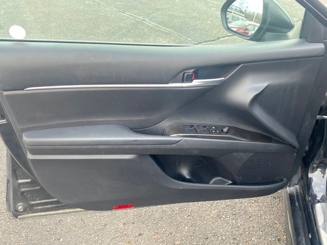 Toyota Camry SE 2023