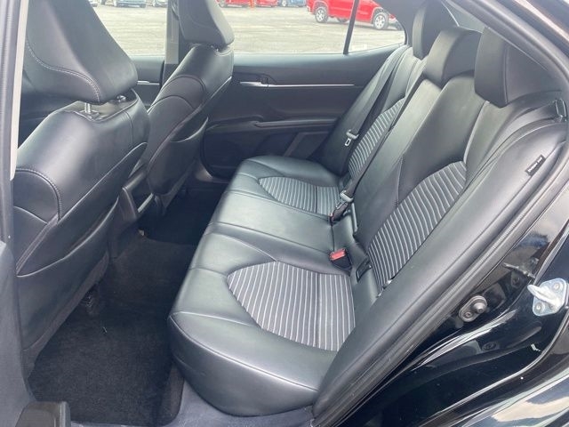 Toyota Camry SE 2023