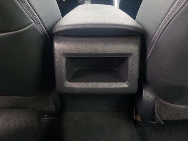 Toyota Camry SE 2023