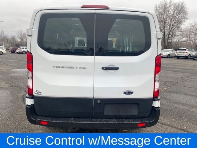 Ford Transit 250 Van Low Roof 60/40 Pass.130-in. WB 2019