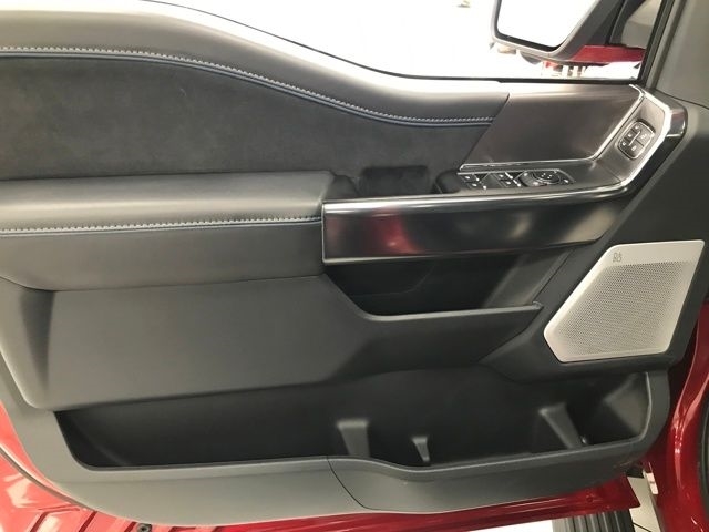 Ford F-150 Platinum SuperCrew 4WD 2025