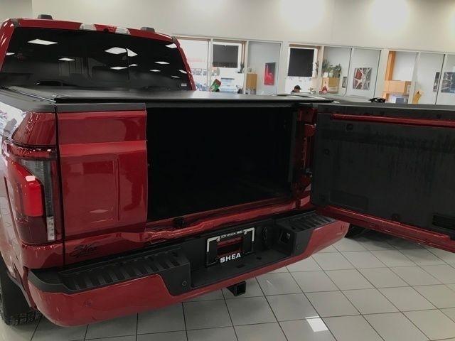 Ford F-150 Platinum SuperCrew 4WD 2025