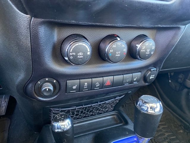 Jeep Wrangler Unlimited Sahara 4WD 2014