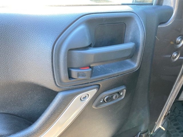 Jeep Wrangler Unlimited Sahara 4WD 2014