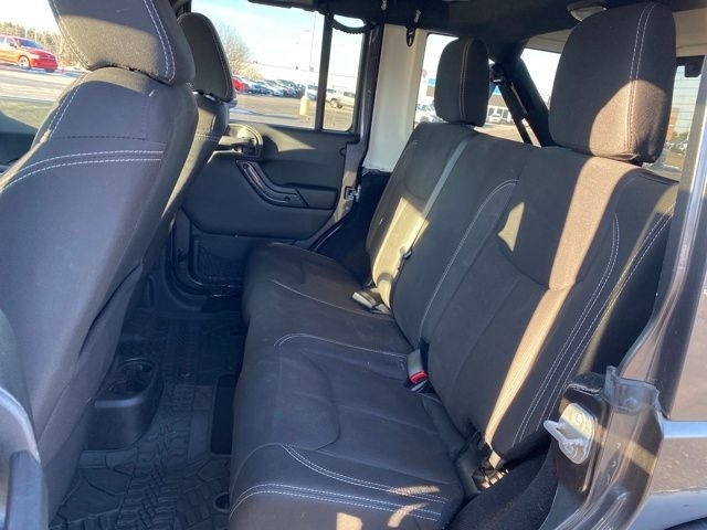 Jeep Wrangler Unlimited Sahara 4WD 2014