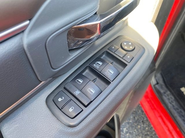 RAM 1500 SLT Quad Cab 4WD 2013