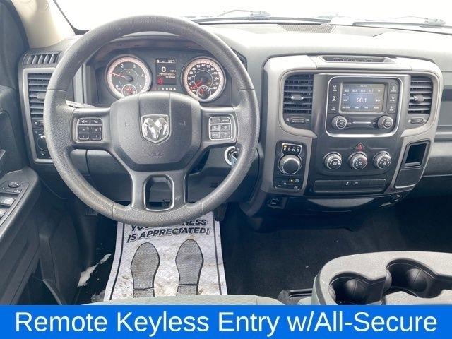 RAM 1500 Tradesman Crew Cab SWB 4WD 2018