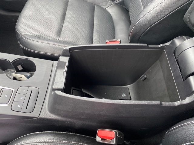 Ford Escape Hybrid Titanium AWD 2020