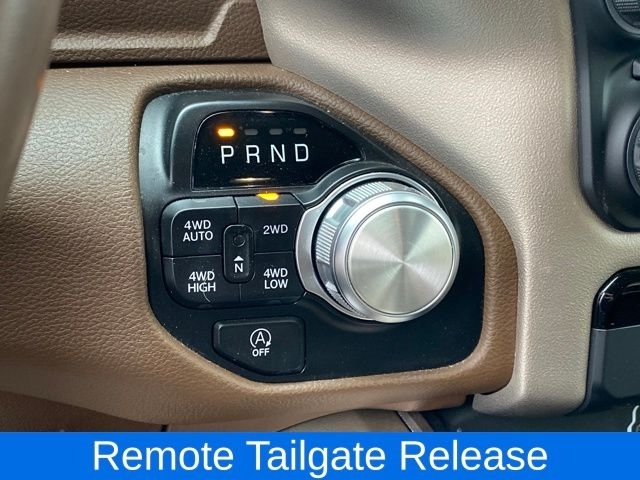 RAM 1500 Laramie Quad Cab 4WD 2021