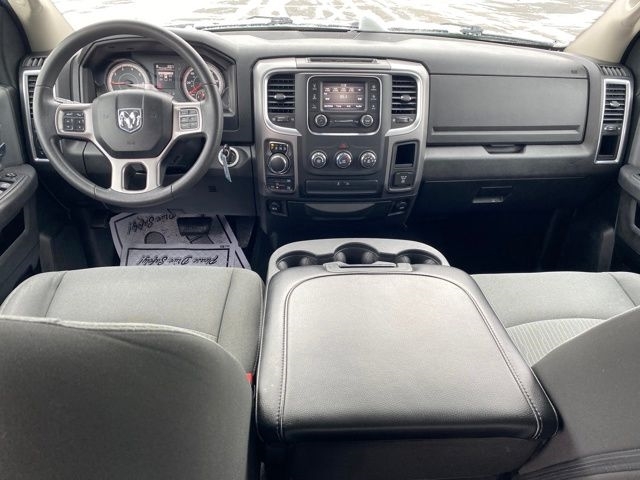 RAM 1500 Classic Tradesman Crew Cab SWB 4WD 2022