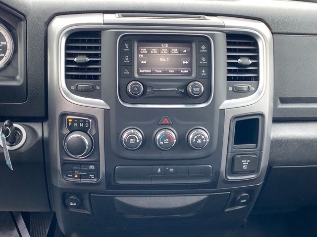 RAM 1500 Classic Tradesman Crew Cab SWB 4WD 2022