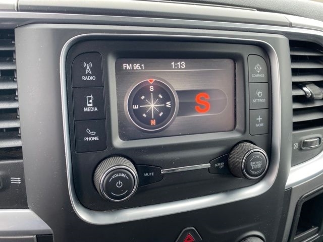 RAM 1500 Classic Tradesman Crew Cab SWB 4WD 2022